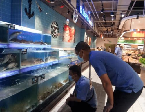 玉溪市市场监督管理局积极开展 蟹卡 等时令商品经营行为专项整治活动